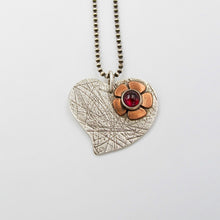 Load image into Gallery viewer, Flower Heart Necklace
