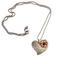 Load image into Gallery viewer, Flower Heart Necklace
