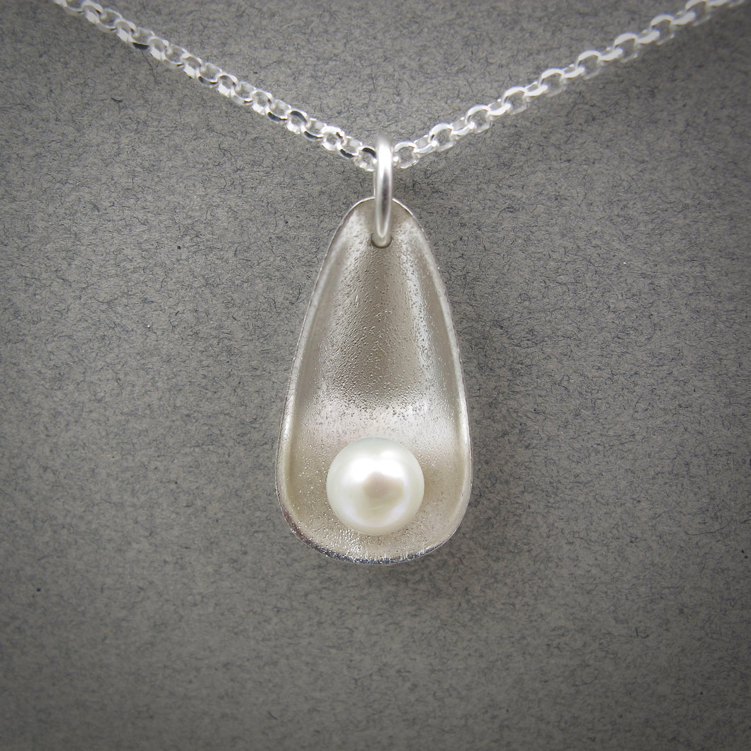 White Pearl in Shell Necklace